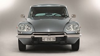 Náhledový obrázek - Citroën DS předběhl dobu. Uměl měnit světlou výšku a natáčet světla