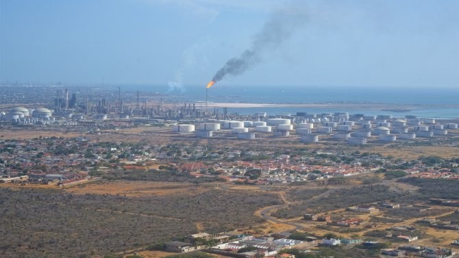 Venezuela, ropa, ropný průmysl, rafinerie
