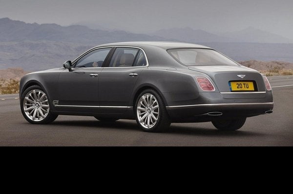 2015-12-bentley-mulsanne-mulliner-driving-1.jpg