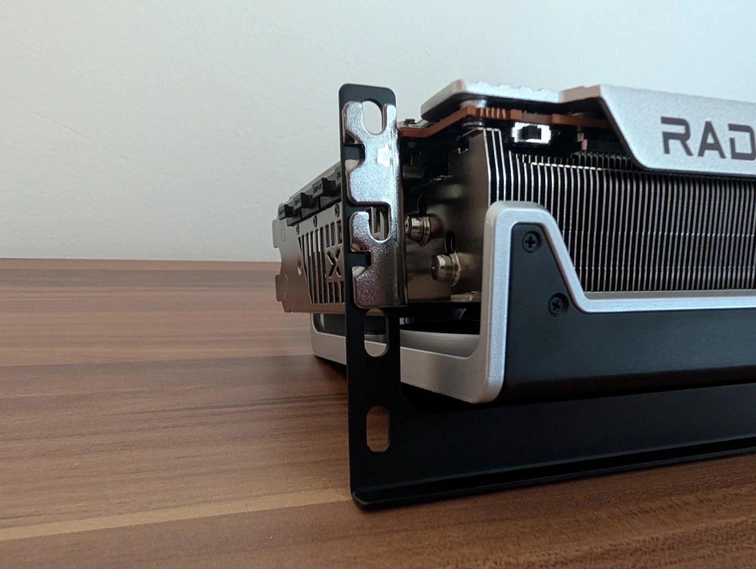 Podpěra pro grafickou kartu AMD Radeon RX 7900 XTX