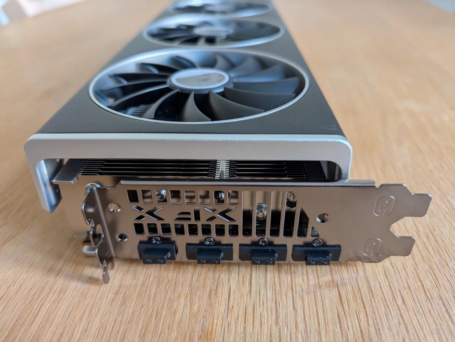 Grafická karta AMD Radeon RX 7900 XTX