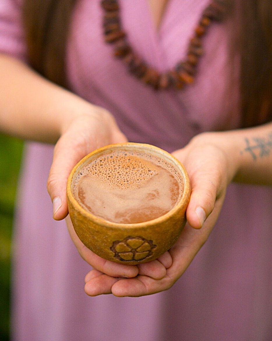 Keramický hrnek na kakaovou ceremonii od Kakaositos