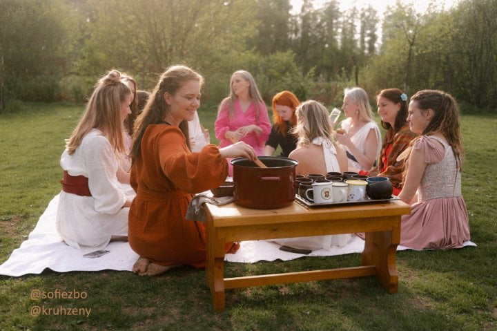 Lucie Kvasničková z Kakaositos na kakaovém rituálu