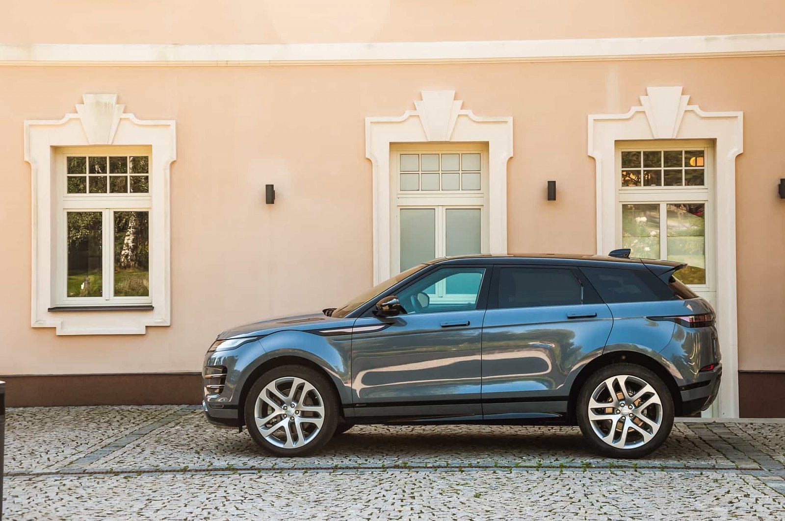 2019-09-Range-Rover-Evoque-2020-33-of-40.jpg