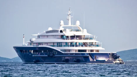 Náhledový obrázek - Králové širého moře. Prázdninami na luxusní superjachtě se pochlubil bývalý šéf Amazonu Jeff Bezos i podnikatel Barry Diller