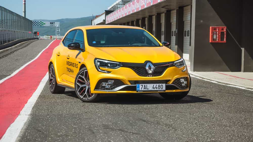 Poprvé za volantem Renaultu Mégane R.S. Trophy: Oproti základu je mnohem lepší