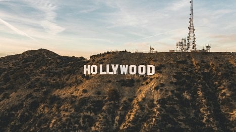 Náhledový obrázek - Dvojitá hollywoodská stávka stála Kalifornii už pět miliard dolarů. Netýká se jen filmu, ochromuje podniky napříč odvětvími