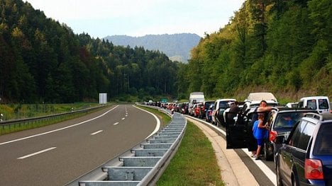 Náhledový obrázek - Doprava v Evropě kolabuje, řidiče čekají dlouhé kolony