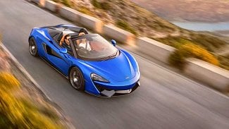 Náhledový obrázek - McLaren představil 570S Spider, aneb když se vám Audi R8 Spyder V10 plus nelíbí