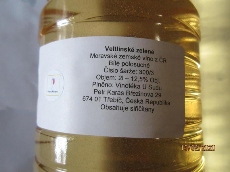Víno bylo falšováno nepovoleným přídavkem 43 % vody. Dále bylo zjištěno nadlimitní množství etanolu z přidaného cukru. Chuť a vůně vína byly po nežádoucích těkavých látkách. Místo kontroly: PETR KARAS "Vinotéka U Sudu", Třebíč
