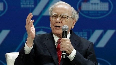 Náhledový obrázek - Zisky investujte, nezadlužujte se. Warren Buffett radí, jak zbohatnout