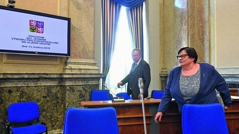 Náhledový obrázek - S pilkou na větvi. Česko neochotně chystá přelomový zákon