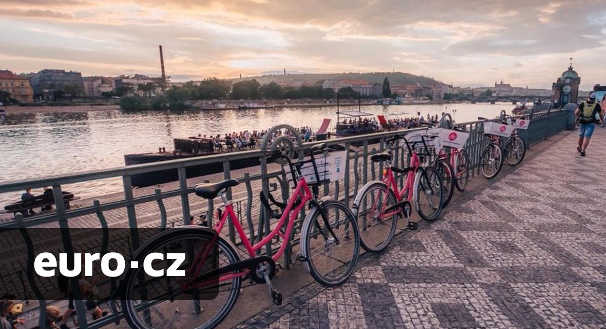 Cyklistů ve městech poslední roky přibývá. Na to, aby se Česko stalo jejich rájem, ale nemáme infrastrukturu, říkají odborníci