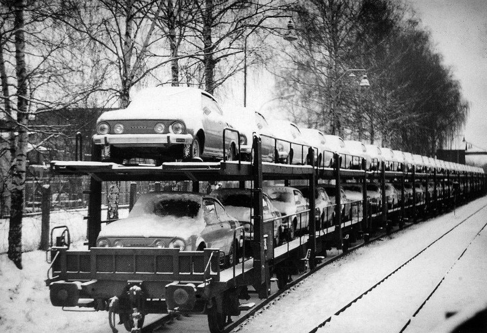 Tímto způsobem se (většinou do zahraničí) dostávaly nejen běžné cestovní sedany, ale i nevelké exportní cykly 110 R coupé