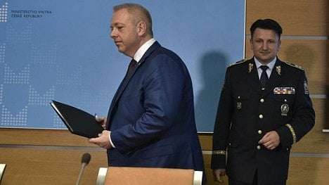 Náhledový obrázek - Policie nebude divizí Agrofertu, řekl Chovanec a podepsal reformu