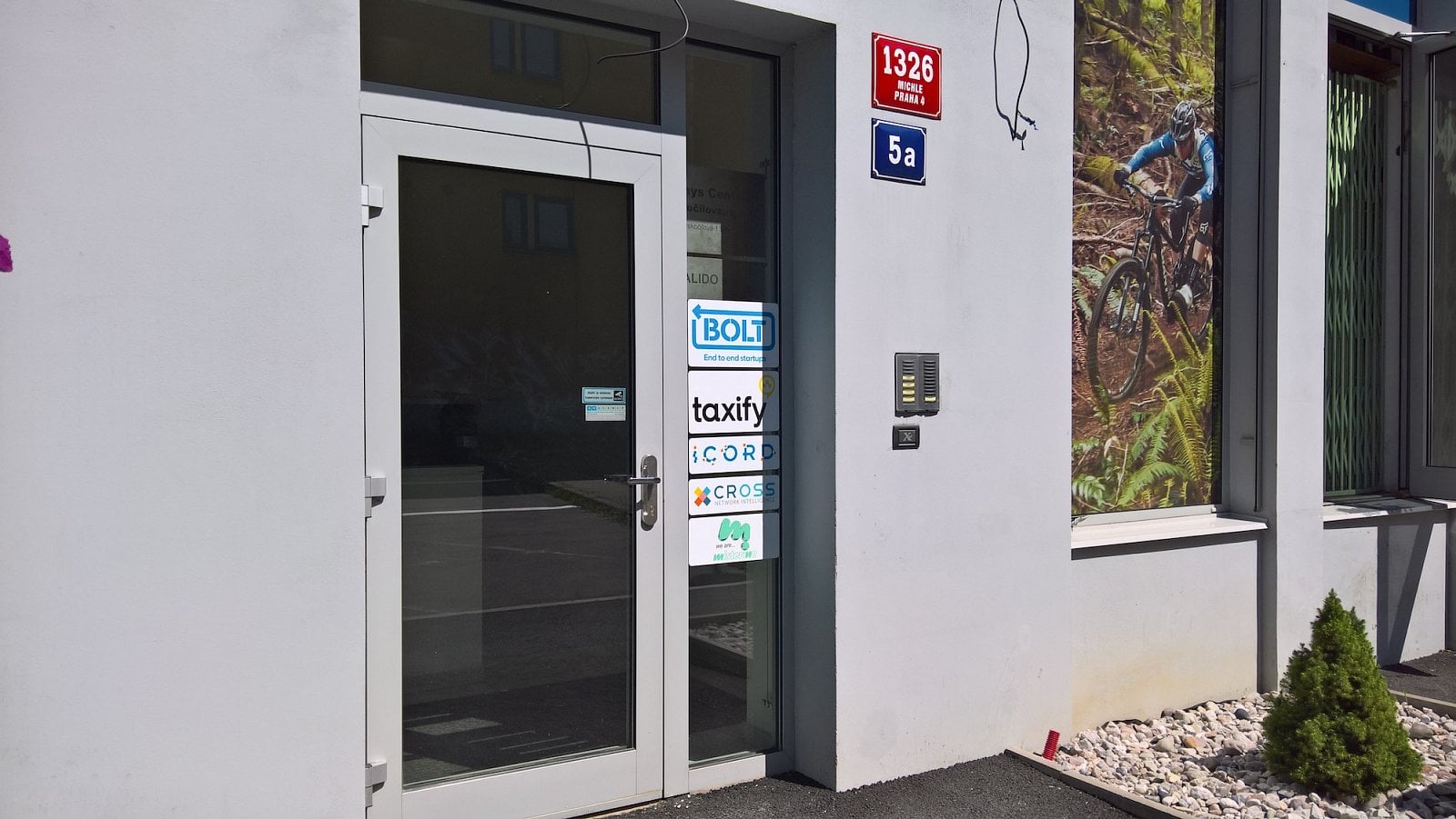 Taxify má kancelář v Praze-Michli.