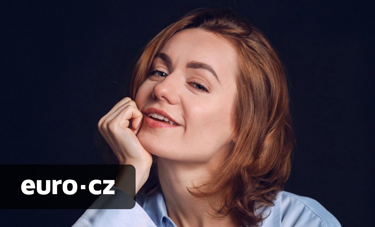 Svými reklamami boří sociální sítě. A firmy jsou za ně herečce Daňhelové ochotny velmi štědře zaplatit