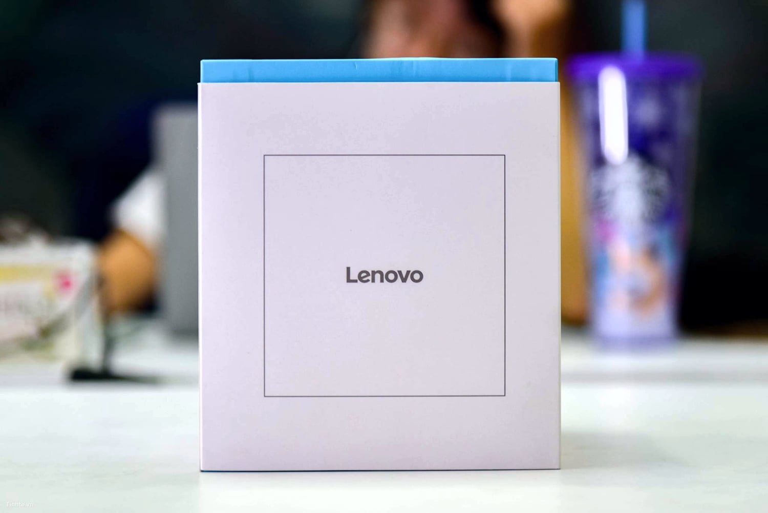 Lenovo G66 - Představení přístroje 2/2