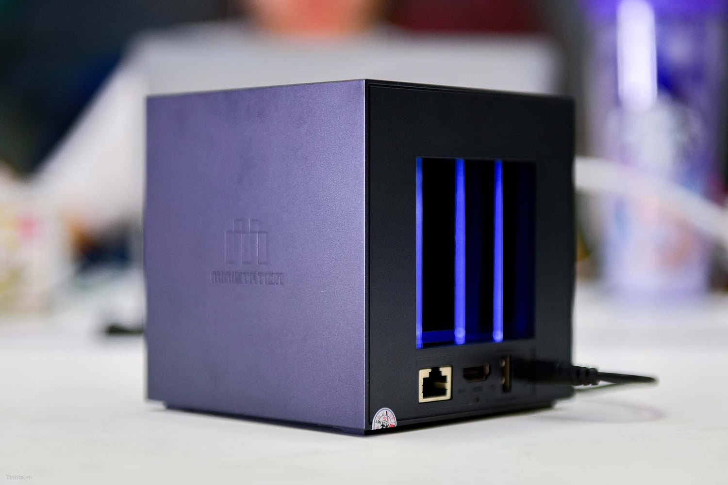 Lenovo G66 - Představení přístroje 2/2