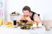 Vysoký cholesterol je jednou z civilizačních chorob. Stojí za ním totiž zejména špatné stravování postavené na živočišných tucích, transmastných kyselinách a cukrech. Vedle toho bývá na vině i nadváha nebo kouření, výjimečně pak genetické predispozice.