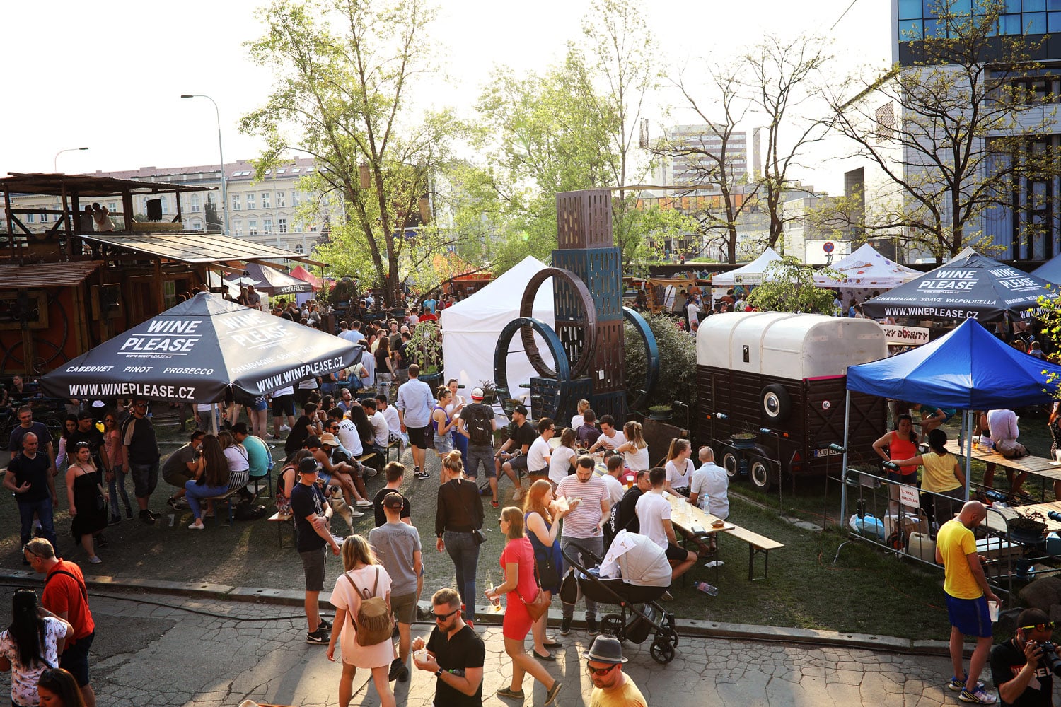 Street food festival u pražského Cross Clubu, kde TamarindTree letos zjara nechyběli.