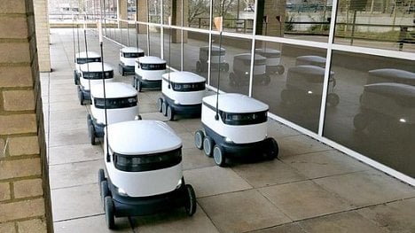 Náhledový obrázek - V anglickém městečku doručuje poštu flotila robotů, přijedou na zavolání