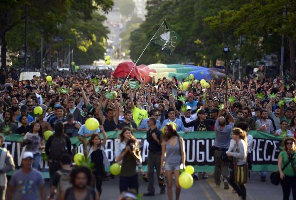 2016-05-marihuana-v-uruguayi-2.jpg