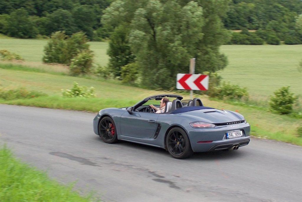 2014-04-porsche-718-boxster-s-4.jpg