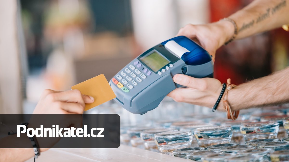 Hotově, nebo kartou? Ve službách vedou platby kartou