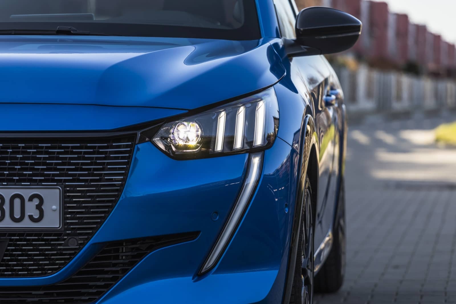 2020-01-Peugeot208104.jpg
