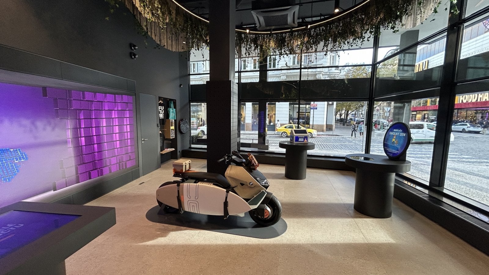 Pobočka Future Lab České spořitelny, Na Perštýně 342/1, Praha 1. (04. 11. 2025)