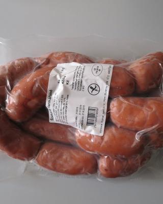 Špekáčky farmářské. Kategorie: Nejakostní potraviny. Nevyhovující parametr: tuk. Výrobek obsahoval více tuku, než bylo uvedeno na obale. Výrobce: Rýznar, spol. s r.o., Horní Studénky. Místo kontroly: AHOLD Czech Republic, a.s., Brno