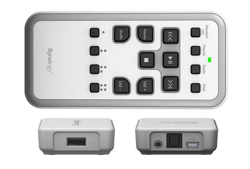 Souprava Synology Remote se skládá ze zvukového zařízení Audio Dock a RF ovladače.