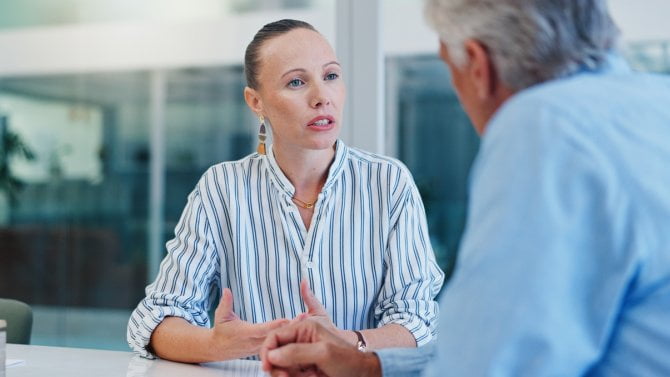 Takhle se těch německých mezd nedočkáme. O přidání si plánuje říct jen čtvrtina Čechů, ve srovnání se světem takřka nejméně