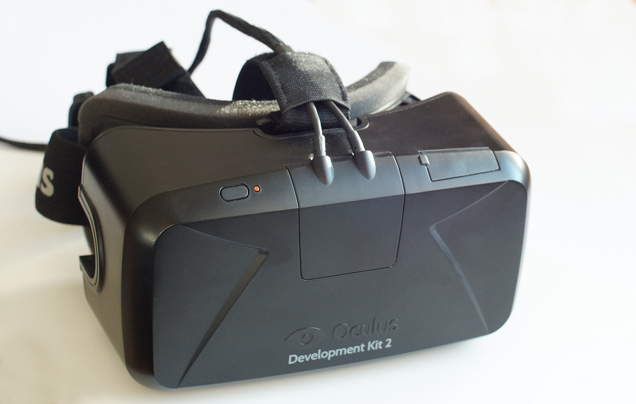 Brýle pro virtuální realitu Oculus Rift si bohužel k letošním Vánocům ještě nekoupíte. To ale neznamená, že to není sen mnohých geeků. Snad je Ježíšek začne nadělovat už příští rok.