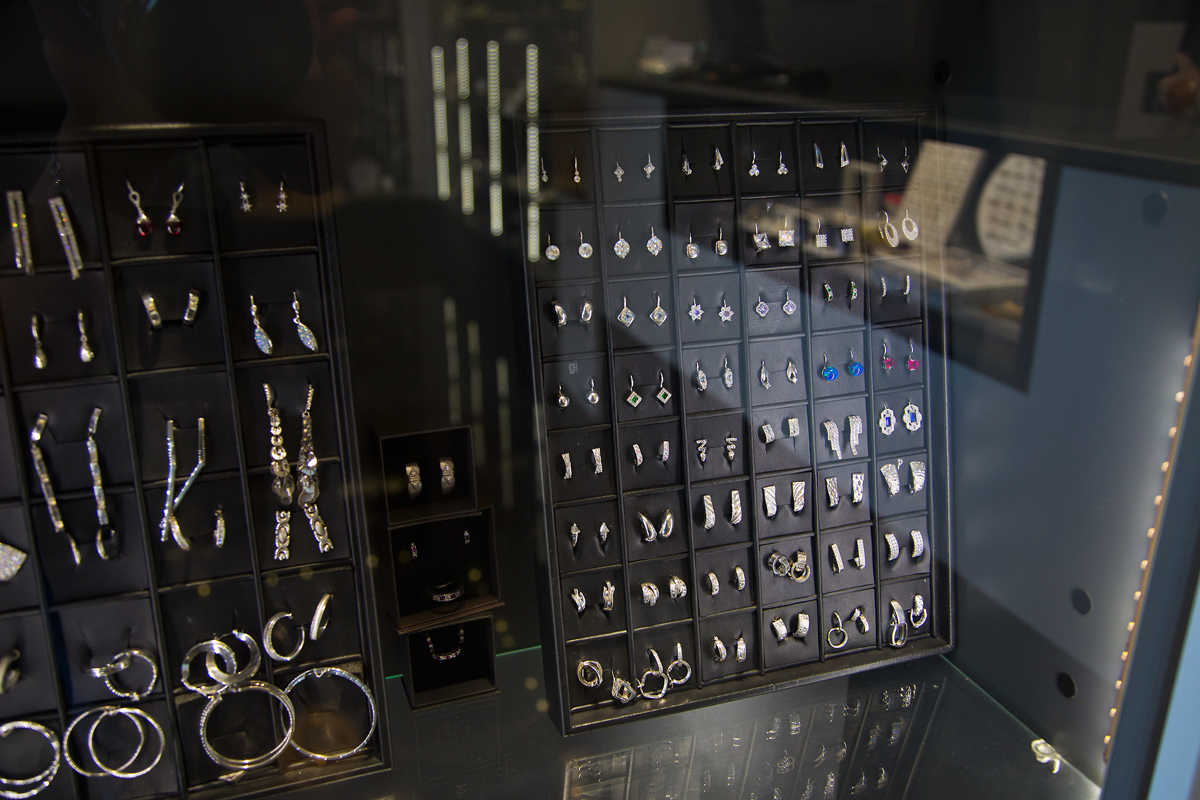 Atelier šperku Petra Horatschkeho najdete v Praze 2.