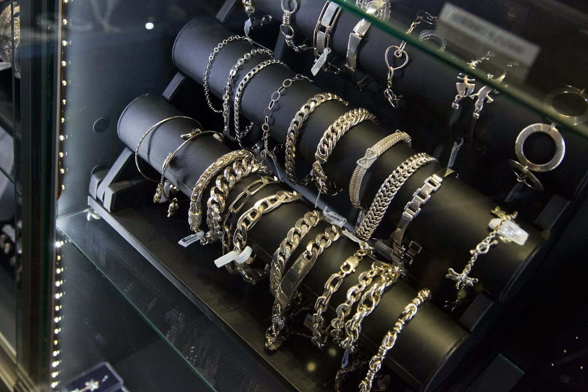 Atelier šperku Petra Horatschkeho najdete v Praze 2.