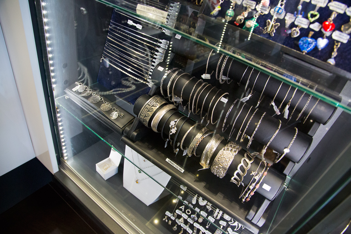 Atelier šperku Petra Horatschkeho najdete v Praze 2.