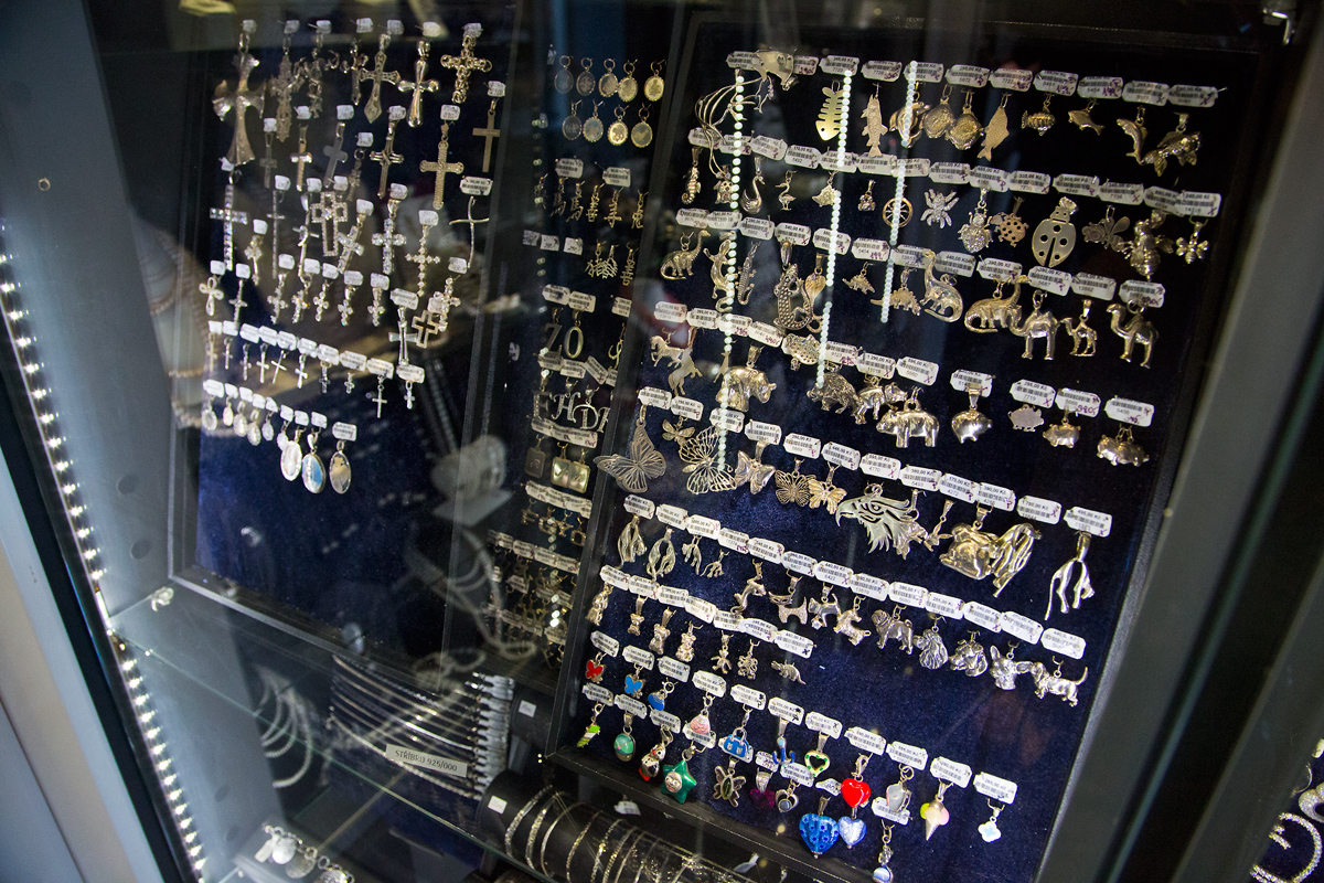 Atelier šperku Petra Horatschkeho najdete v Praze 2.