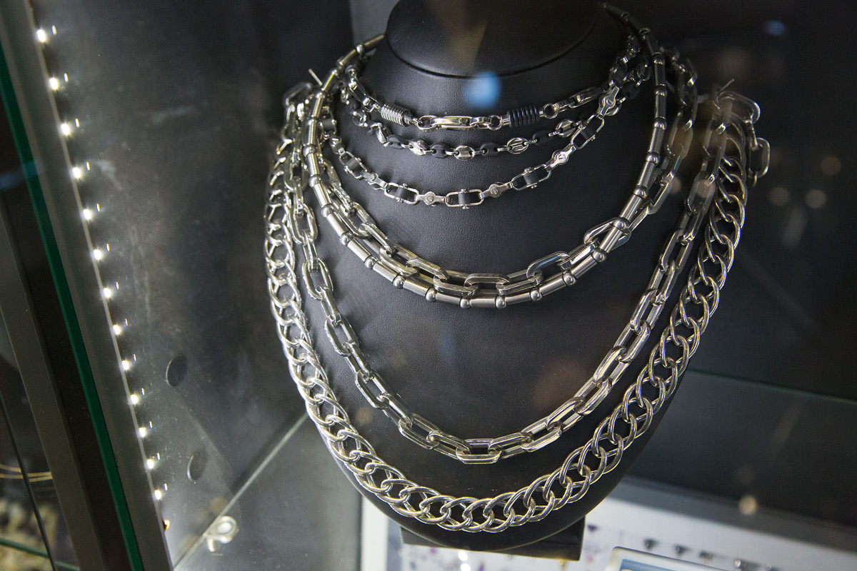 Atelier šperku Petra Horatschkeho najdete v Praze 2.