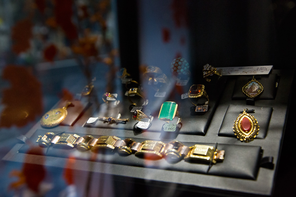 Atelier šperku Petra Horatschkeho najdete v Praze 2.