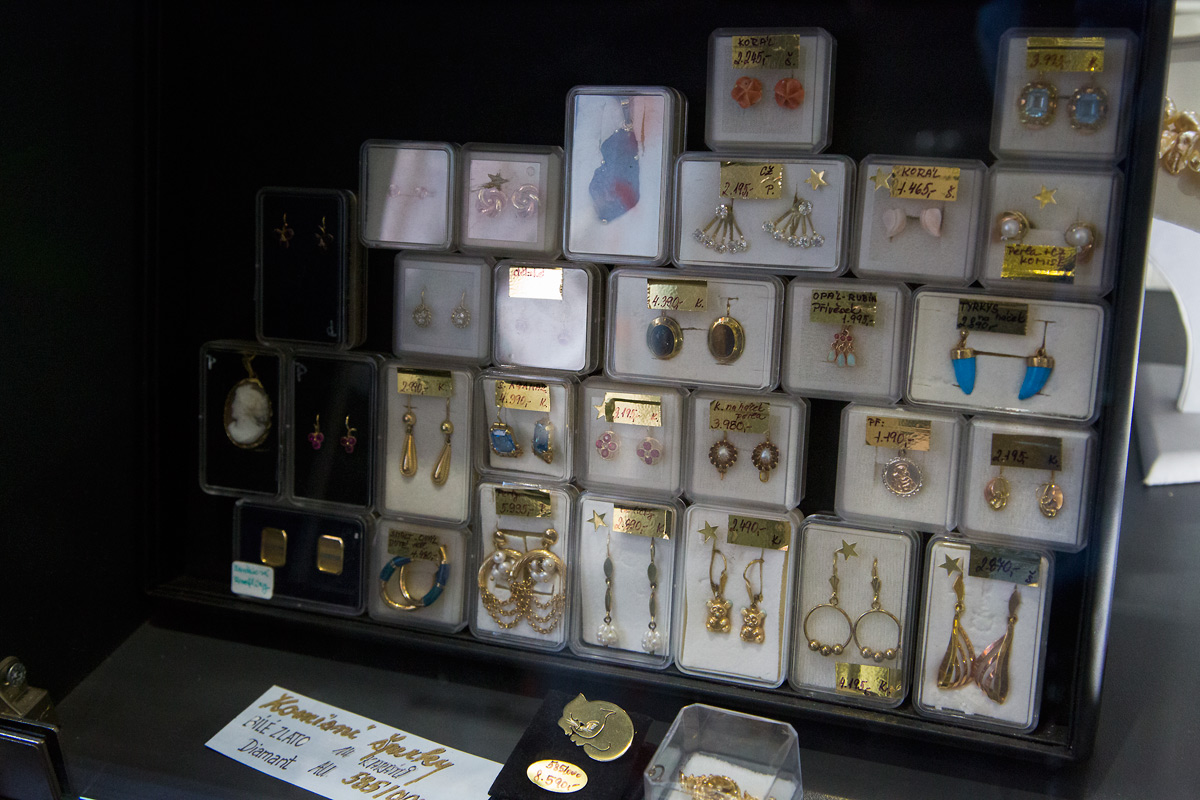 Atelier šperku Petra Horatschkeho najdete v Praze 2.