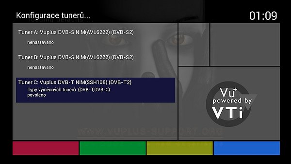 Screenshot z menu přijímače Vu+ DUO2, kde je vidět jak se tuner DVB-T/T2 / DVB-C sám instaloval.