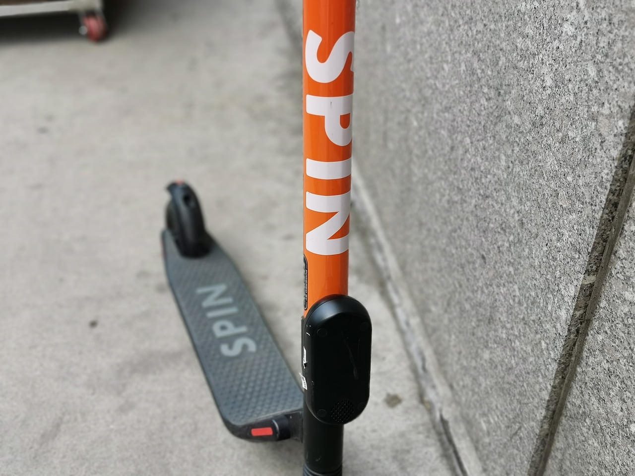 „Boom“ se sdílenými elektrickými koloběžkami v USA