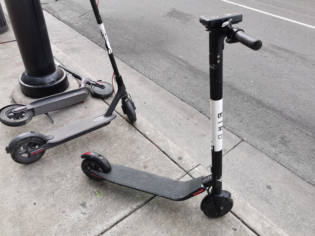 „Boom“ se sdílenými elektrickými koloběžkami v USA