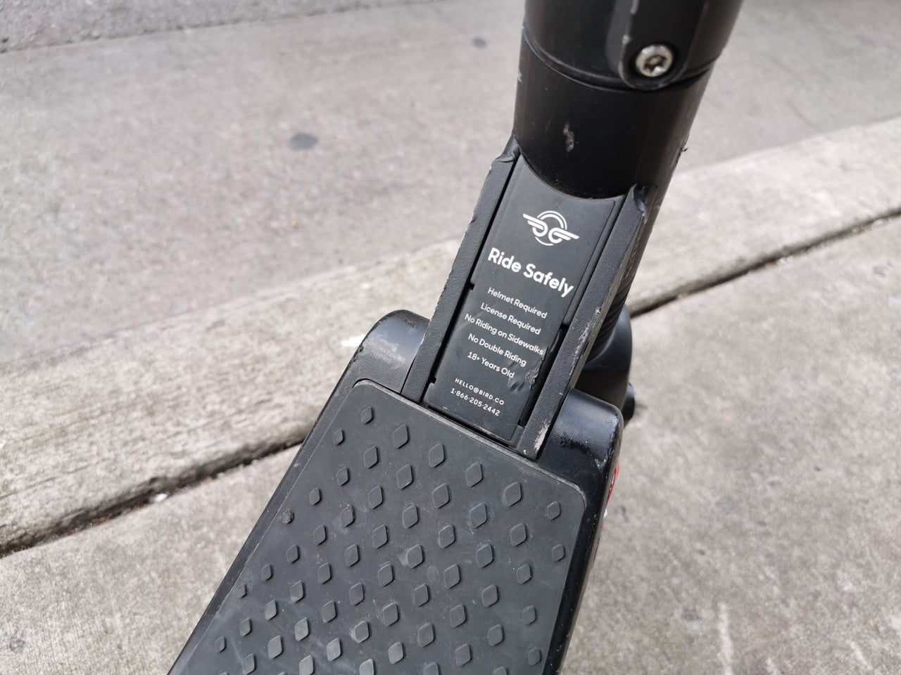 „Boom“ se sdílenými elektrickými koloběžkami v USA