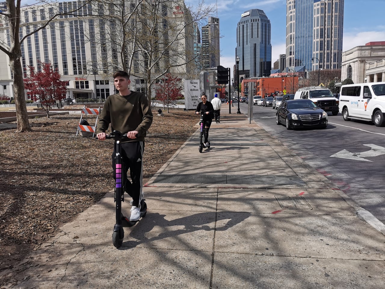 „Boom“ se sdílenými elektrickými koloběžkami v USA