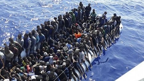 Náhledový obrázek - Eurokomisař Hahn: Do Evropy může přijít dalších 22 milionů migrantů