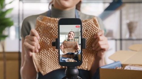 TikTok v tichosti spustil partnerský program pro české tvůrce. Jaké jsou podmínky?