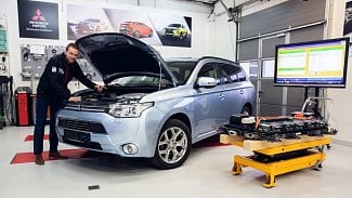 Náhledový obrázek - Test ojetiny Mitsubishi Outlander PHEV: Domácí elektrárna